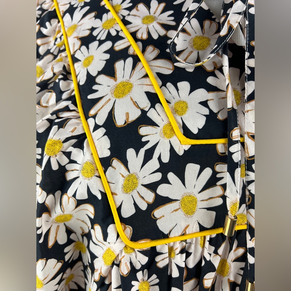 💚 3491. Daisy Floral Tie Front Mini Dress - Picture 5 of 11